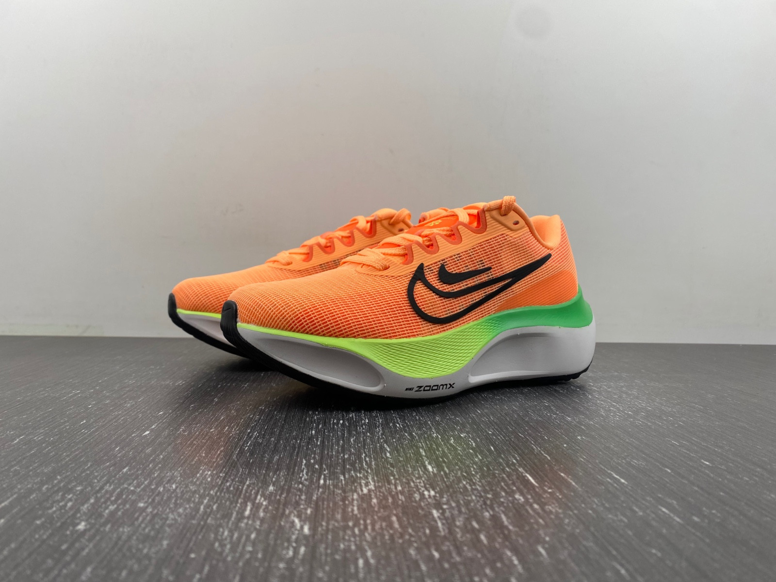nike zoom fly 5 total orange ghost green (women