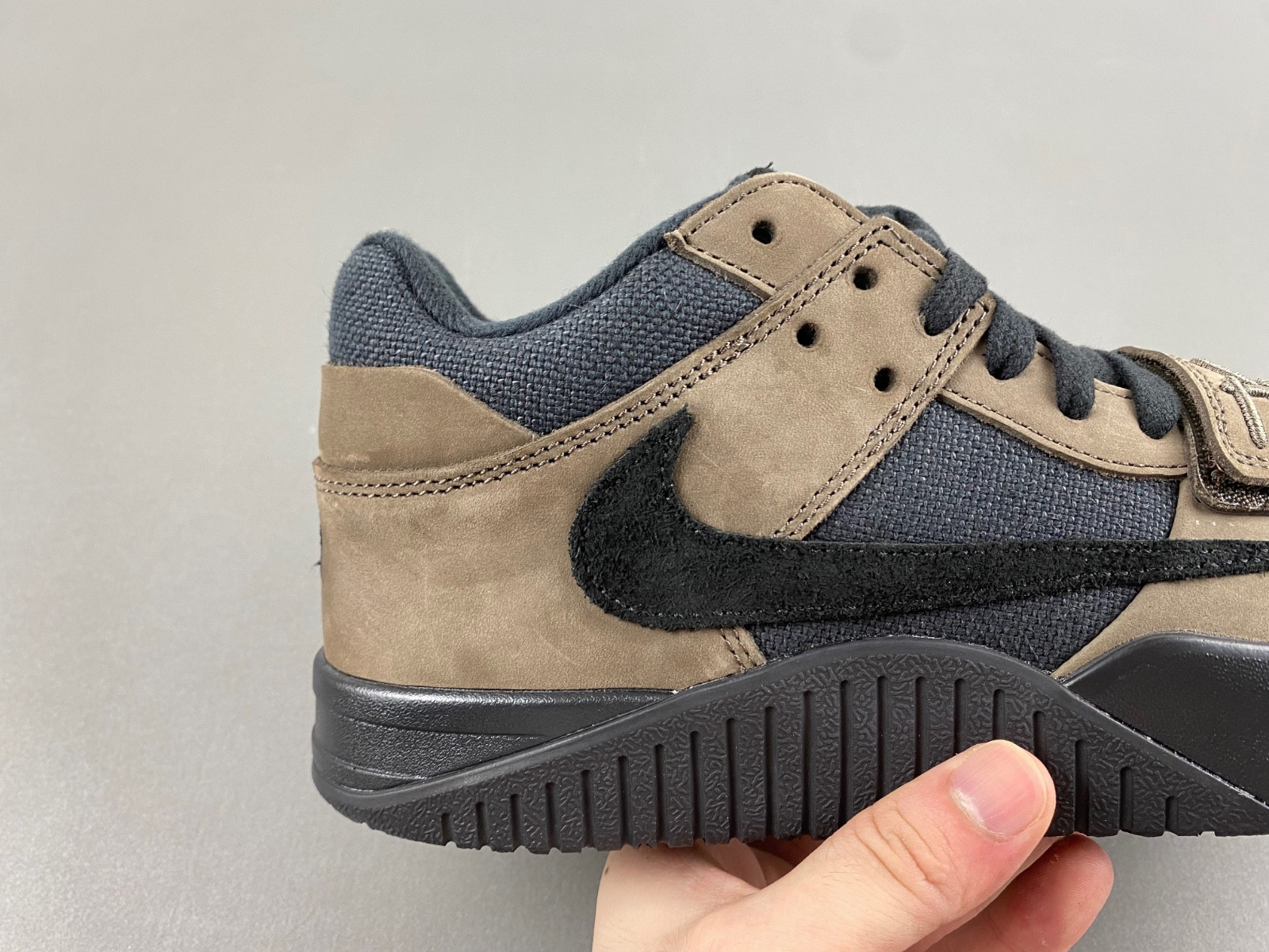 travis scott x jordan cut the check