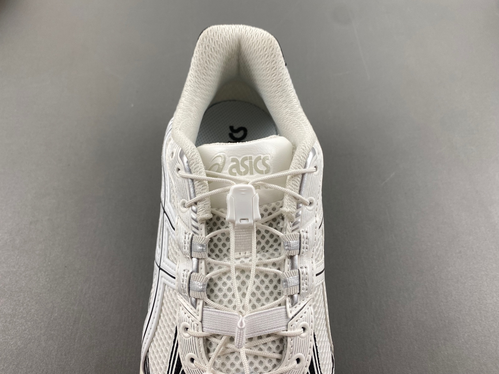 As*ic*s gel-kahana tr v4 