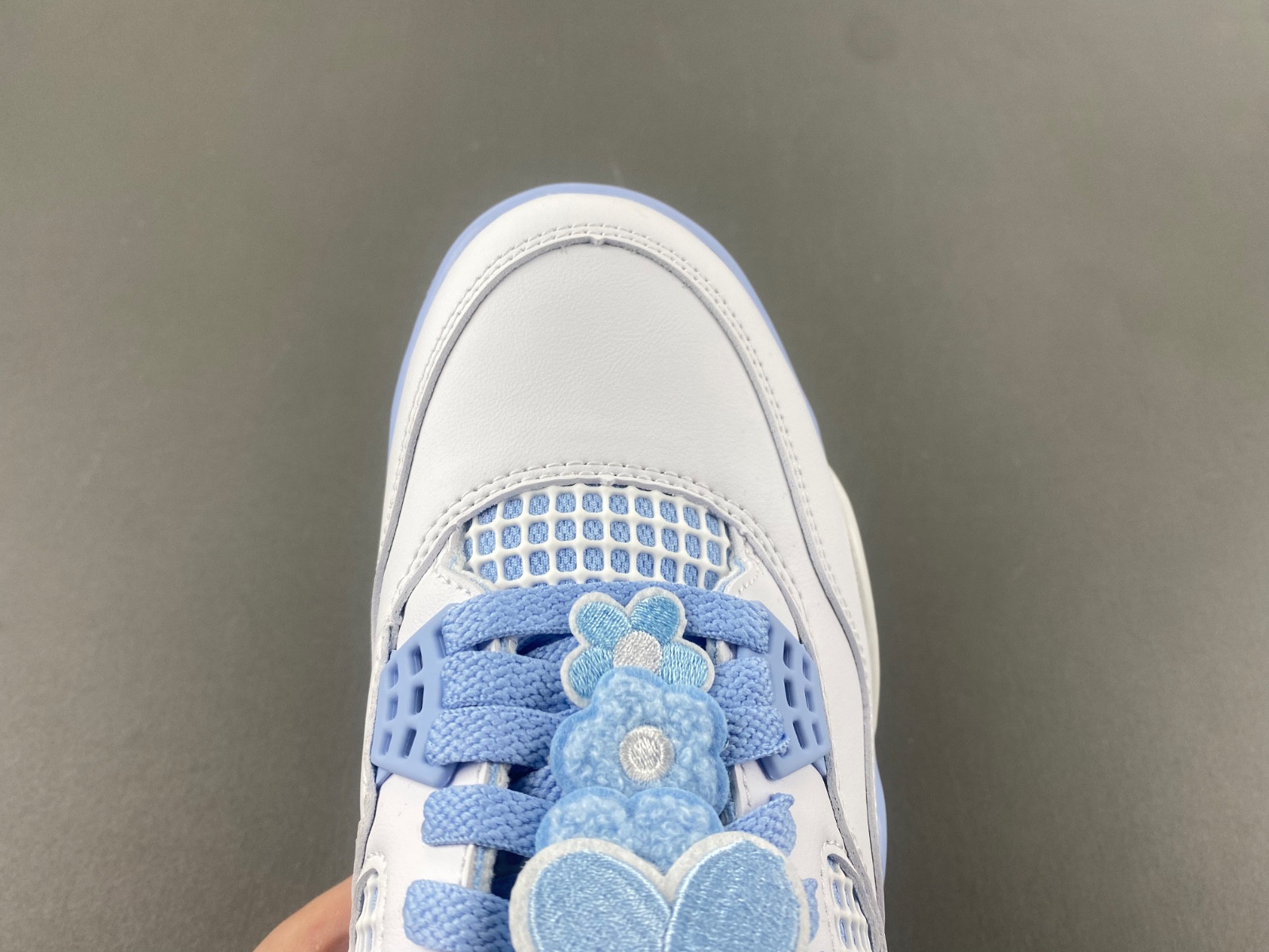 Air Jordan 4 WMNS "Aluminum" HV0823-100