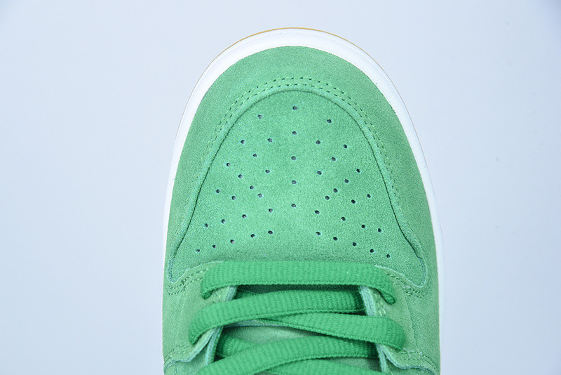 nike sb dunk low st. patrick