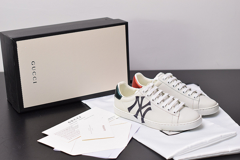 g*u*i ace embroidered low-top sneaker