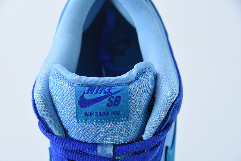 nike sb dunk low “blue raspberry” dm0807-400