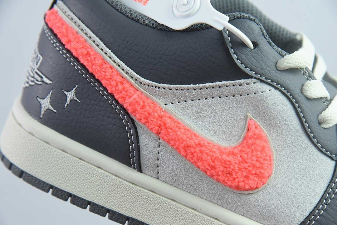 Air Jordan 1 Low SE 