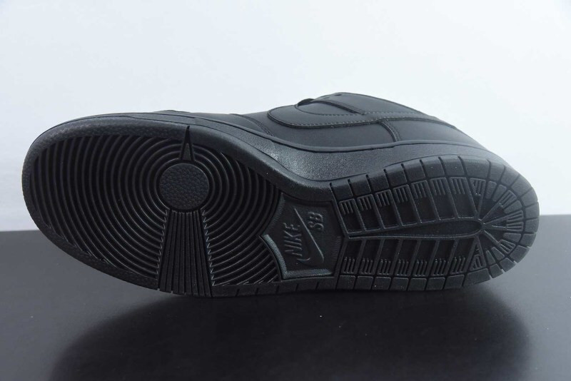 Nike SB Dunk Low Pro ISO Triple Black FJ1674-001