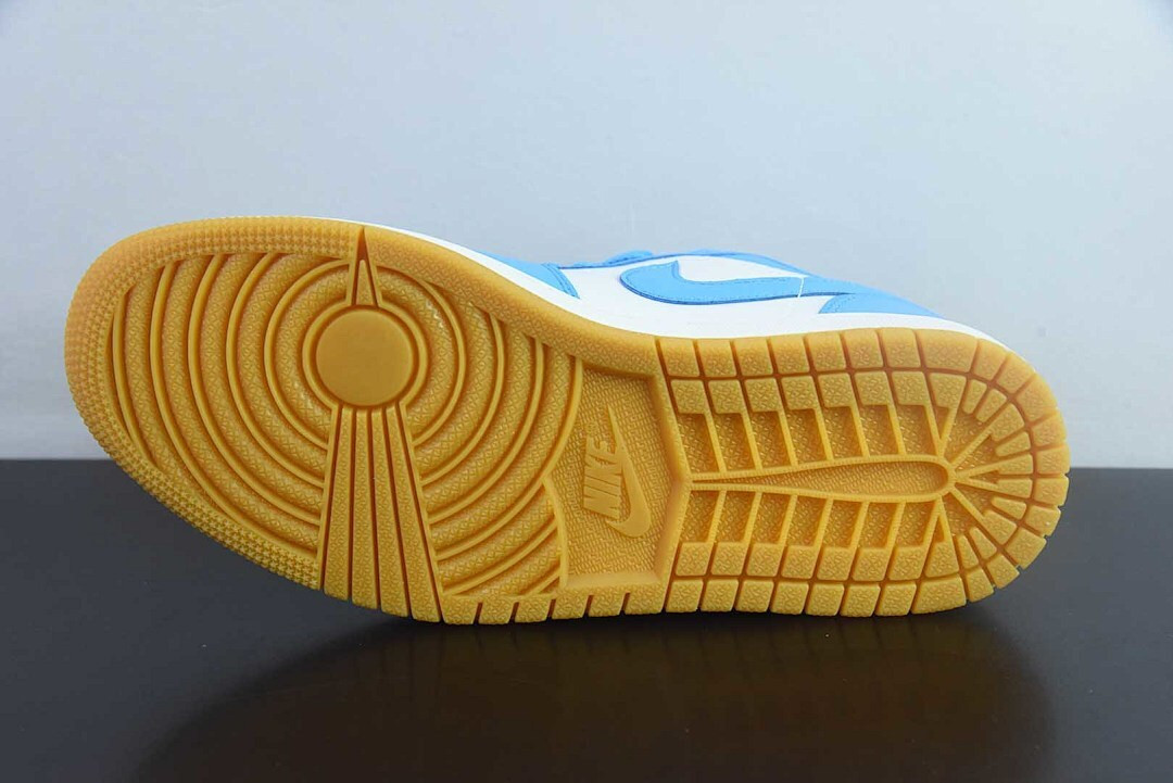 Air Jordan 1 Low Aquatone DC0774-104