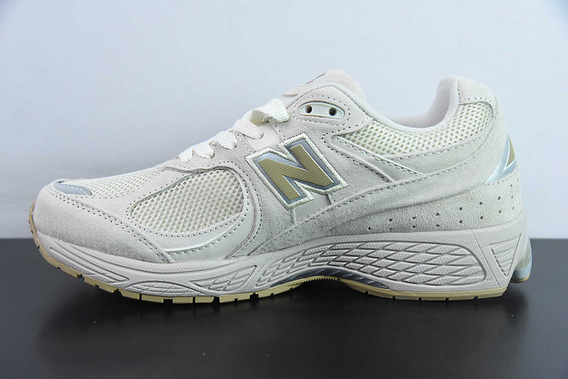 NEW BALANCE SNEAKER