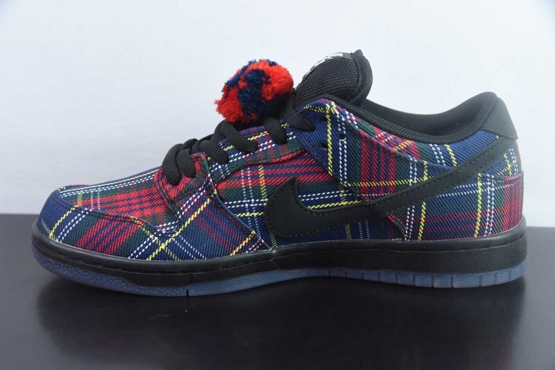 Nardwuar Nike SB Dunk Low II1493-600