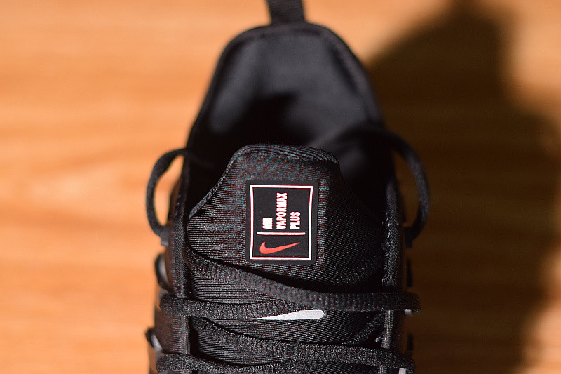 nike air vapormax plus shark aq8632-001