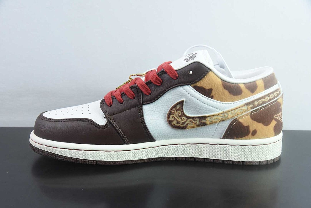 Air Jordan 1 Low SE 