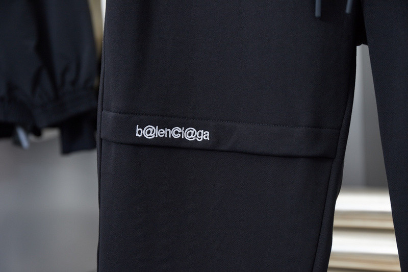 Ba*len*cia*ga clothes