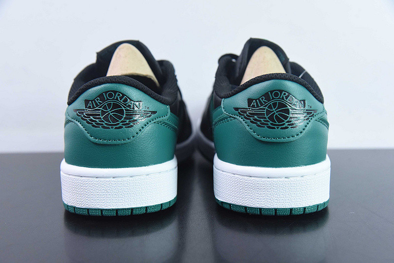 air jordan 1 low og "black gorge green" cz0775-036