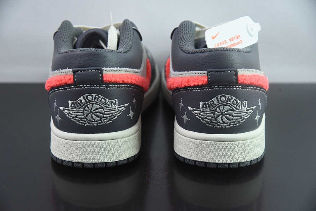 Air Jordan 1 Low SE 