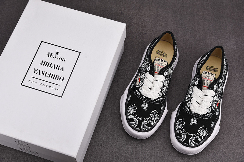 Ma*s*n mihara yasuhiro sneaker