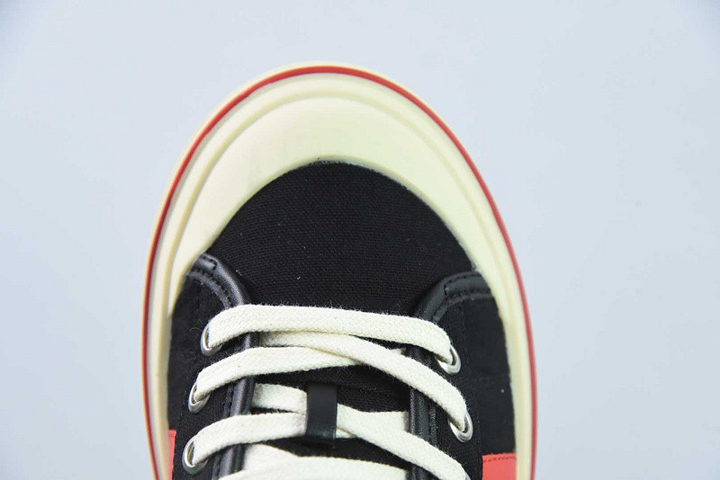 BOTTEGA VENETA Sneaker