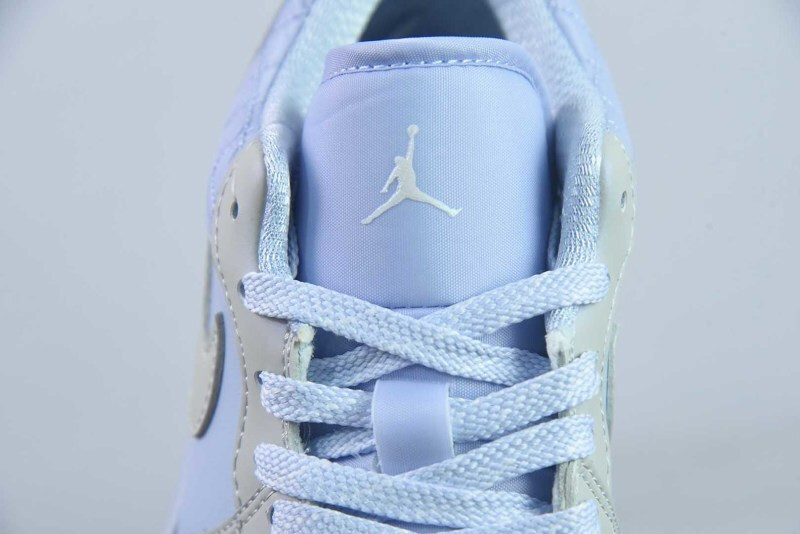 Air Jordan 1 Low "Pearlized" IM5129-010