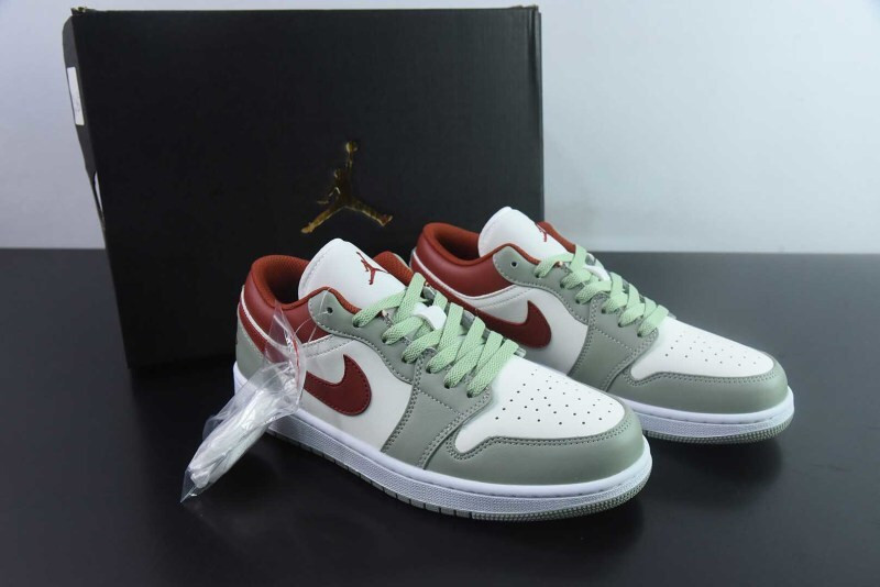 Air Jordan 1 Low 