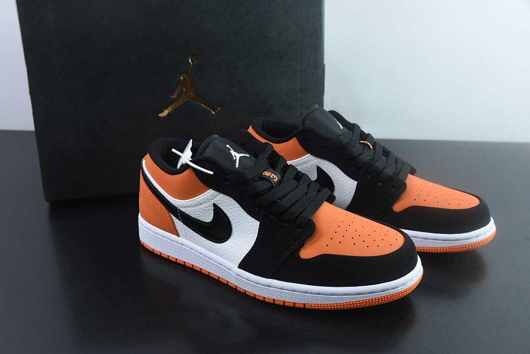 Air Jordan 1 Low 