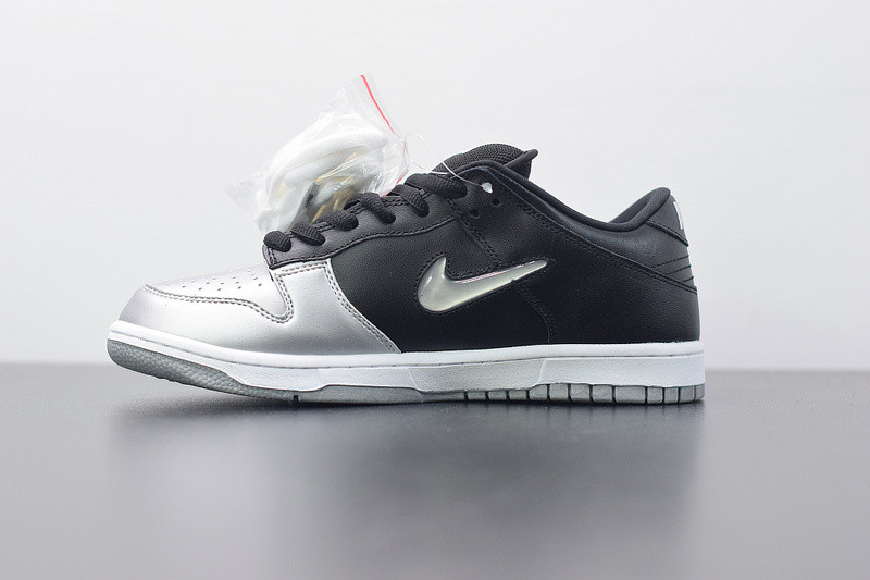 nike sb dunk low S*p*e jewelswh silver ck3480-001